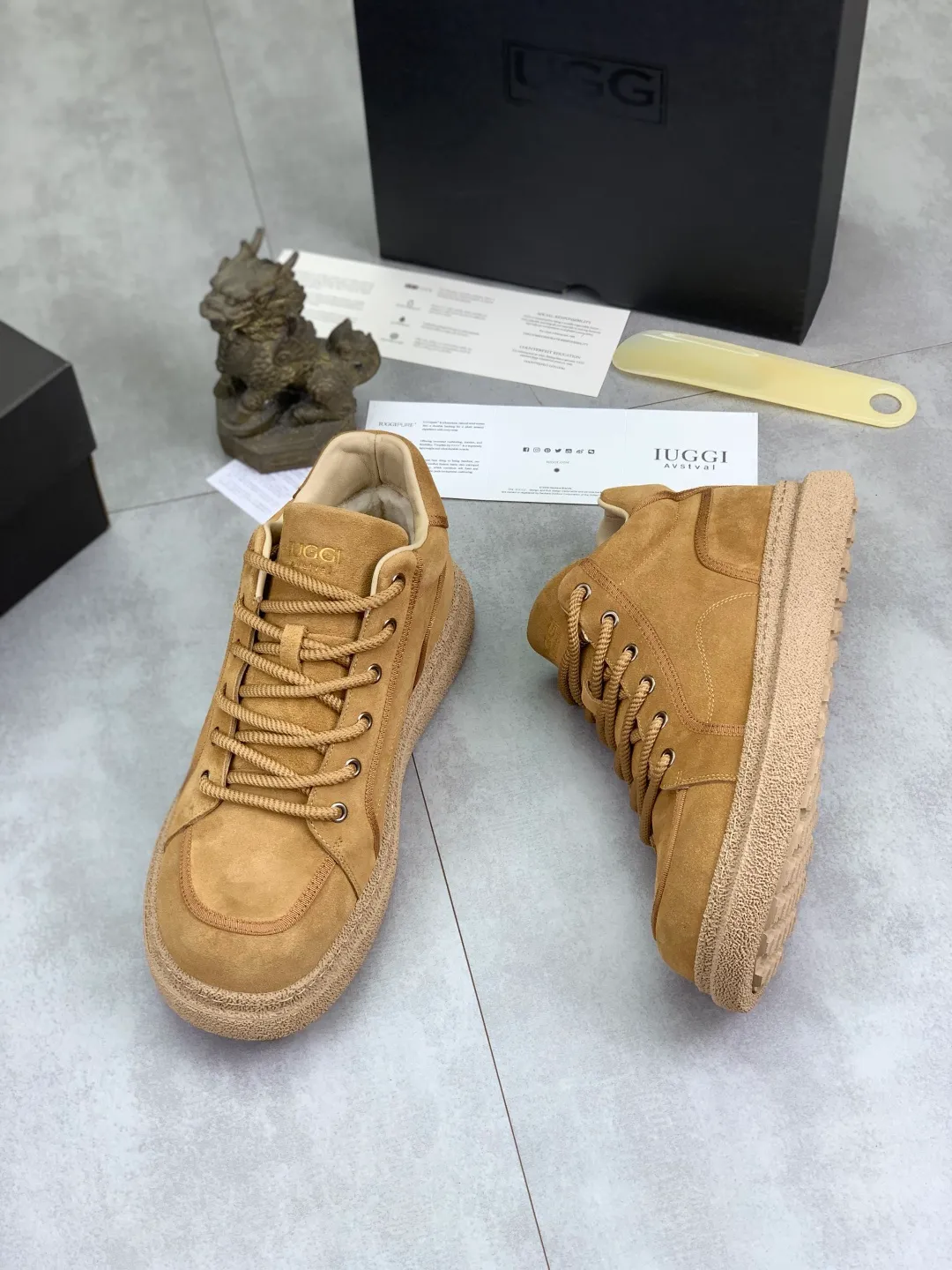 Men's men's shoes 💰P580 new arrival 🆕🆕🆕 IUGGI clown casual sneakers, the sultry clown feels like a visual, 26-year upgrade, suede, light and comfortable, versatile style, wool lining, comfortable and warm, rubber outsole, non-slip and firm size: 39-44, three colors 968-3